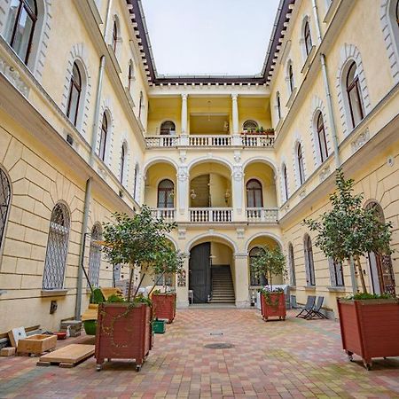 Cosy Gallery Flat In Akacfa St. Budapest Esterno foto