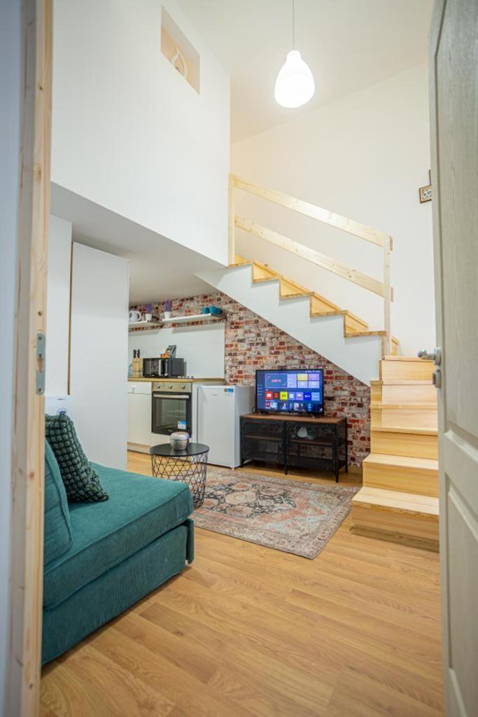 Cosy Gallery Flat In Akacfa St. Budapest Esterno foto
